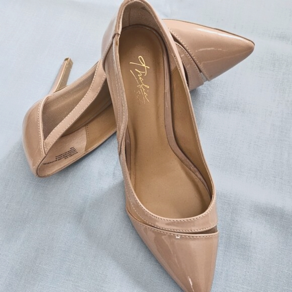 Thalia Sodi Patent Leather Nude 3.5 Inch Heels with Mesh Side Accents Size 6M